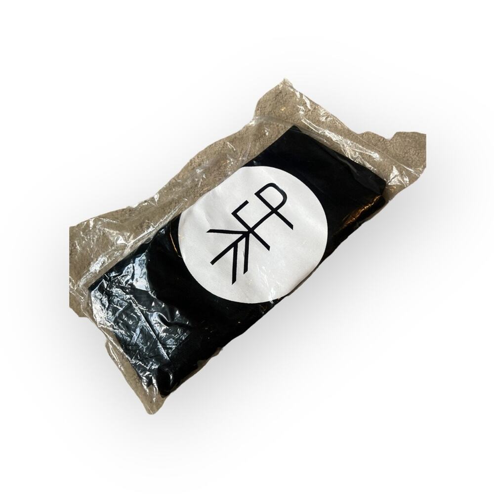 New in package freshly picked black tote bag - Picture 2 of 3